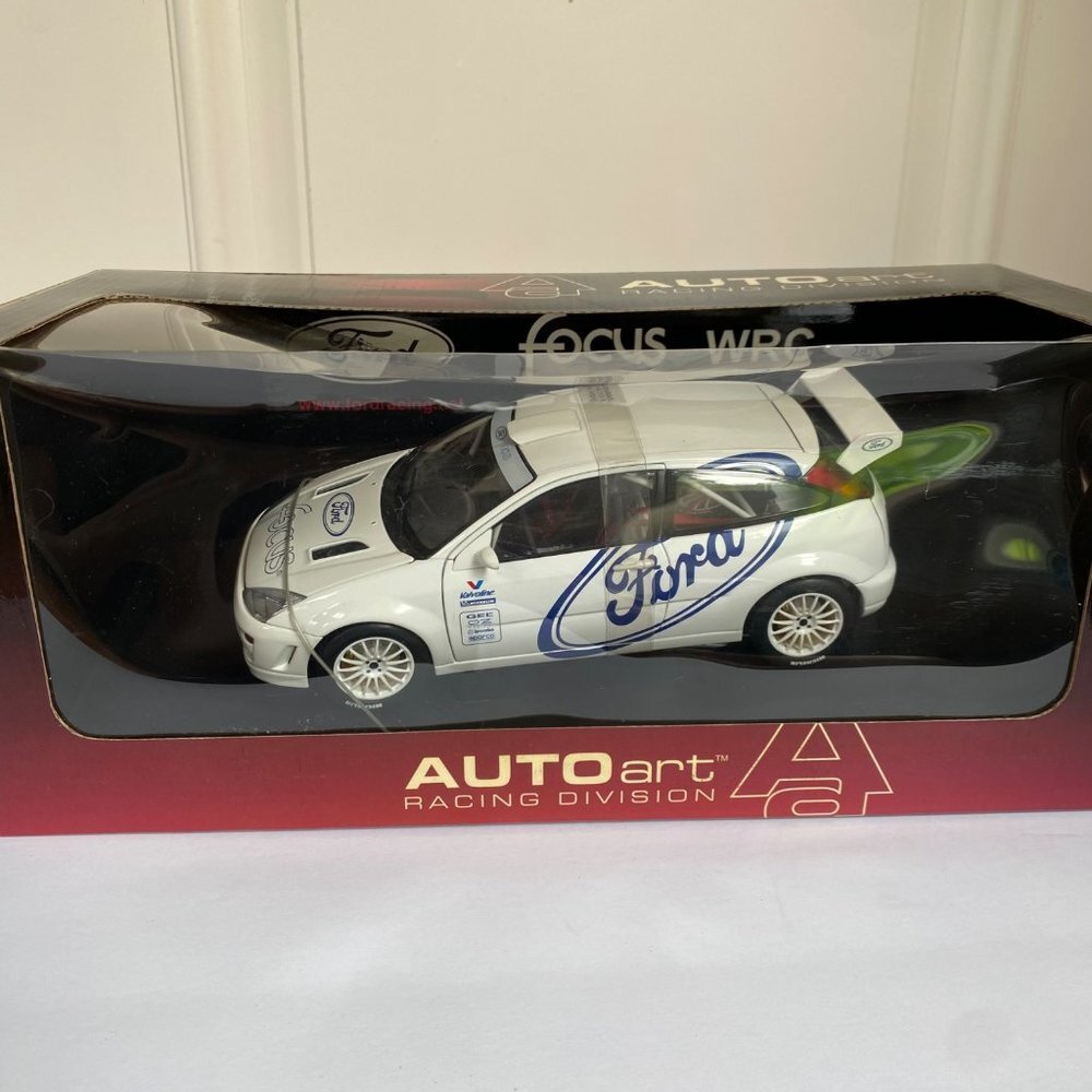 Ford Focus AutoArt WRC 1999 Test Car White 1:18 Rally Touring Collectible Toy